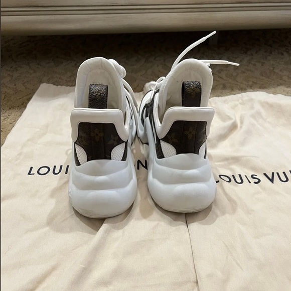 Size 8 - Louis Vuitton LV Archlight Trainer White - Picture 4 of 8